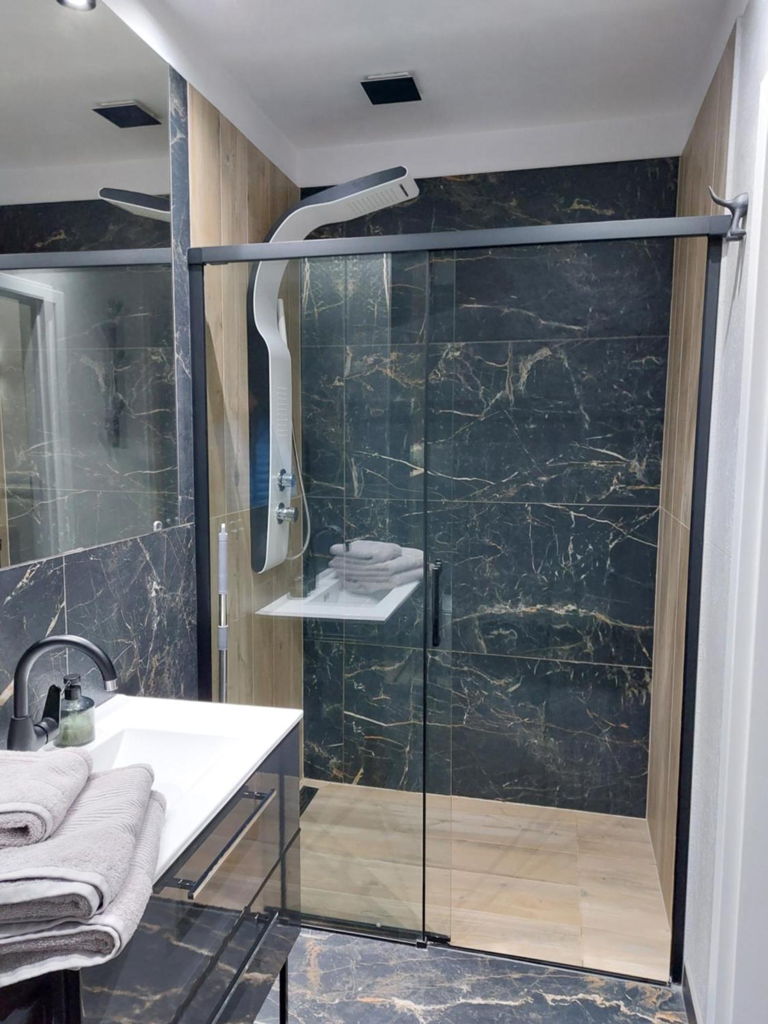 Glogow Przy Grodzkiej Apartment ภายนอก รูปภาพ
